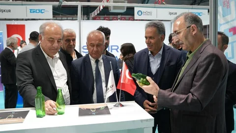 Rektörler İpekyolu Kariyer Fuarı'nı Ziyaret Etti