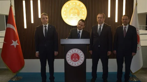 Adalet Bakanı Gürlek Kocaeli'nde Ziyarette Bulundu