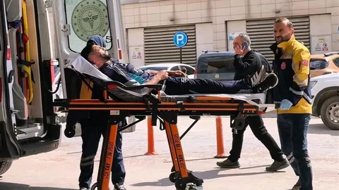 Bursa'da Bıçaklı Kavga: 1 Genç Yaralı