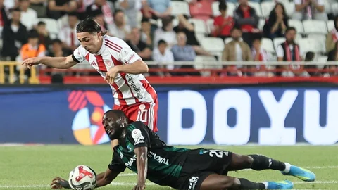 Antalya'da Süper Lig Maçı Beraberlikle Sona Erdi