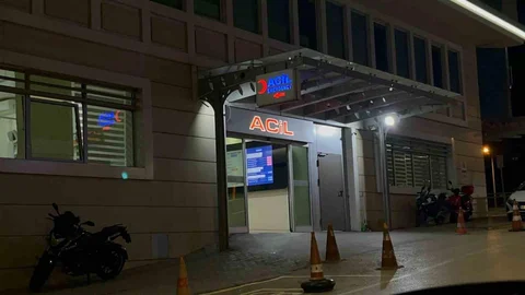 17 Yaşındaki Genç Kızın Babasını Vurdu