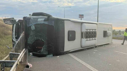 Susurluk'ta Yolcu Otobüsü Devrildi