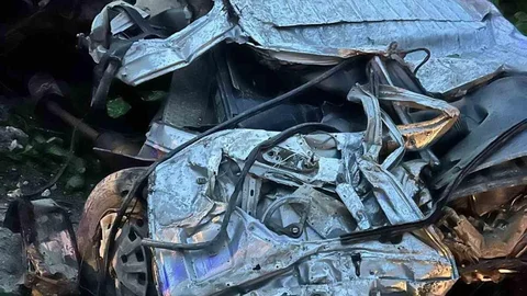 Giresun'da Yamaçtan Yuvarlanan Araç Kazası