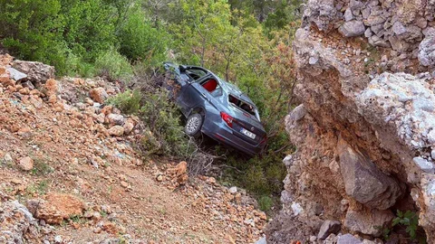 Otomobil Şarampole Yuvarlandı: 5 Yaralı