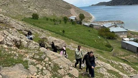 Van'ın İnköy'ünde Doğa Yürüyüşü Düzenlendi