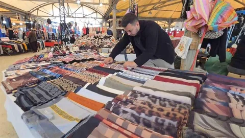 Kütahya'da Bayram Pazarı Hareketliliği Başladı