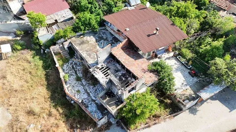 Nazilli'de 25 Metruk Bina Yıkıldı