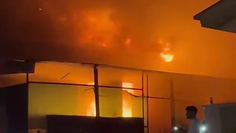Adıyaman'da Prefabrik Ev Yangını