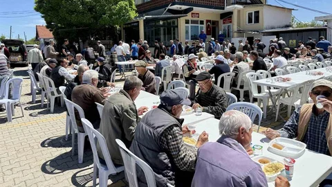 Ahlatlıburun'da Geleneksel Köy Hayrı Yapıldı