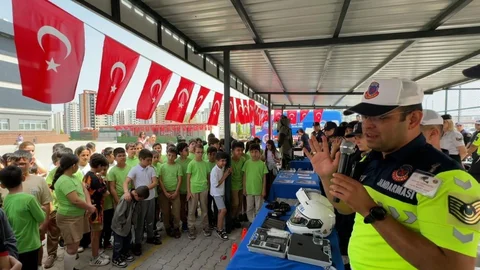 Mersin'de Jandarmadan Öğrencilere Tanıtım Etkinliği