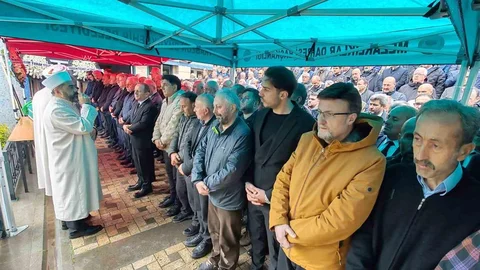 Ömer Yıldız Eşine Veda Etti