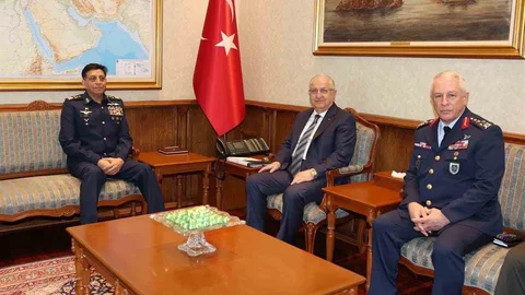 Bakan Güler, Pakistan Komutanını Kabul Etti