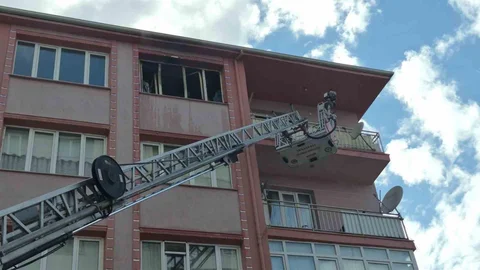 Yangında Sürünerek Kaçmaya Çalışan Kadın Öldü
