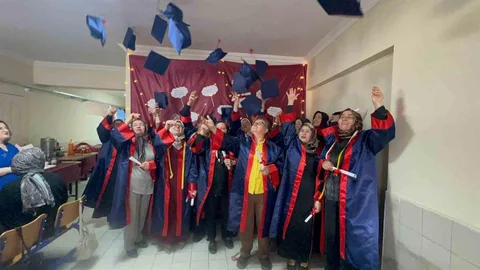 Kadınların Mezuniyet Sevinci Nevşehir'de Yaşandı
