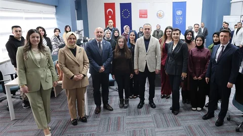 Gençlere Yönelik Dijital Merkez Açıldı