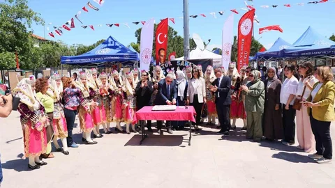 Denizli'de Öğrencilerin Eserleri Sergilendi