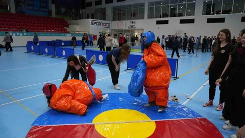 Samsun'da Gençlik Festivali Renkli Anlara Sahne Oldu