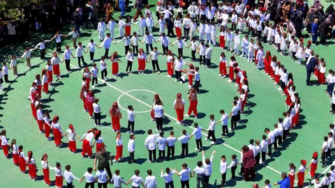 Erzincan’da Düz Halay Rekoru Kırıldı
