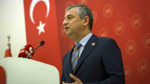 CHP Genel Başkanı Özel'den Gençlere Mesaj