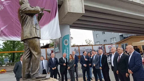 Seyfi Usta'nın Heykeli Zonguldak'ta Açıldı