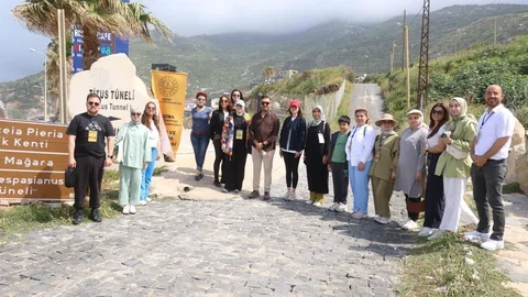 Hatay'da Öğretmenler Tarihi Alanları İnceledi
