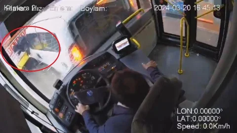 Bursa'da Otobüs Kazası ve Yaralı Öğrenci