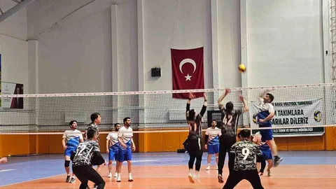 Adilcevaz'da Voleybol Turnuvası Şampiyonu Jandarma
