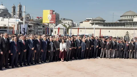 Taksim'de 19 Mayıs Töreni Yapıldı