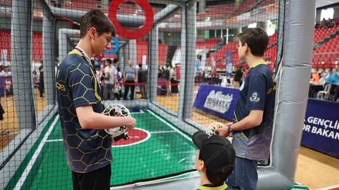Kayseri'de Drone Soccer Şampiyonası Heyecanı