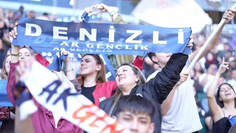 Denizli Gençleri Kocaeli'nde Büyüledi