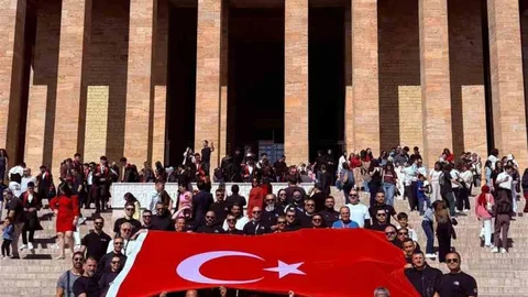 Karabük'te Motosikletlerden Bayrak Sürüşü