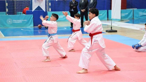Gençlik Bayramı Sivas’ta Coşkuyla Kutlandı