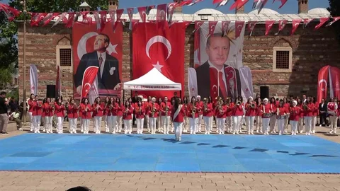 Bursa Hanlar Bölgesi'nde 19 Mayıs Coşkusu