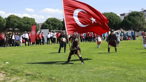 Burhaniye'de 19 Mayıs Kutlamaları Yapıldı