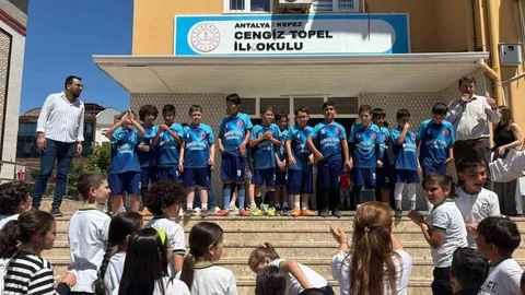 Cengiz Topel İlkokulu Şampiyon Oldu