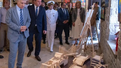Kuşadası'nda Öğrenci Eserleri Sergilendi