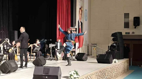 Bitlis'te Anlamlı Konser Gerçekleşti