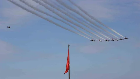 Türk Yıldızları ve SOLOTÜRK Samsun'da Gösteri Düzenledi