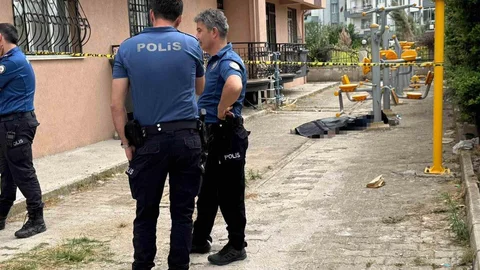 İzmir'de Cam Silme Kazası