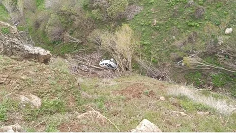 Van'da Uçuruma Yuvarlanan Araçtan Atlama Kurtuluşu