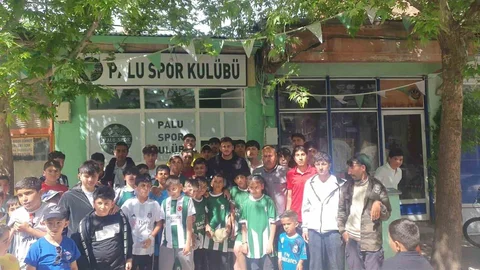 Mustafa Hekimoğlu Palu'da Gençlerle Buluştu