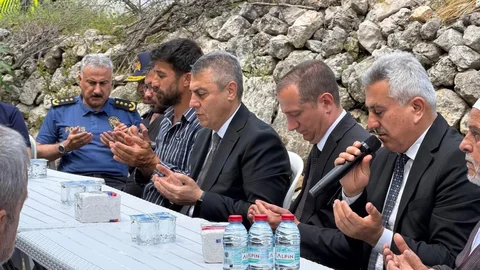 Vali Toros'tan Menfur Saldırıda Hayatını Kaybedenlerin Ailelerine Taziye Ziyareti