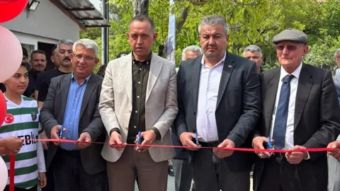 Çamlıyayla Belediyesi Sebil Mahallesine Halı Saha Yaptırdı