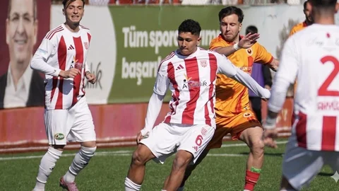 Ayvalıkgücü'nün Futbolcusu Emirhan Boz Milli Takıma Seçildi