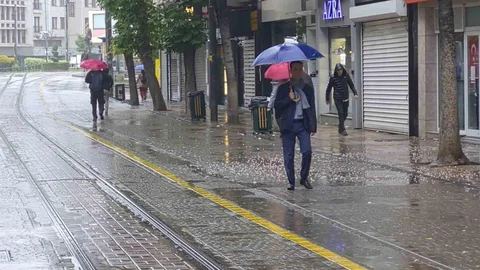 Eskişehir'de Yağmurlu Bir Sabah