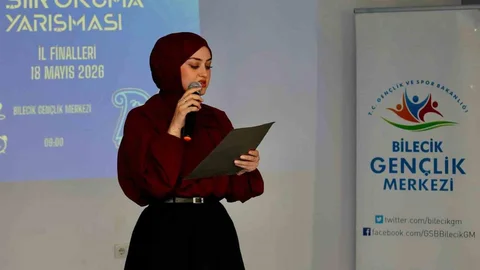 Bilecik'te Şiir Okuma Yarışması Ödülleri Verildi