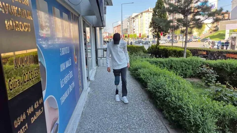 Cüneyt, Hayırseverlerin Desteğiyle Yürümeye Başladı