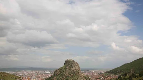Karahisar Kalesi'nde Bulutların Görsel Şöleni