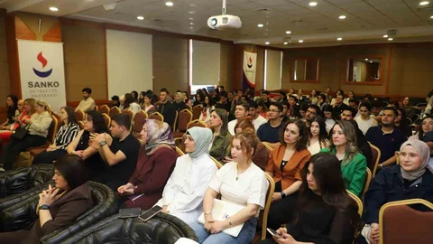 Gaziantep'te Hemşirelik Sempozyumu Düzenlendi