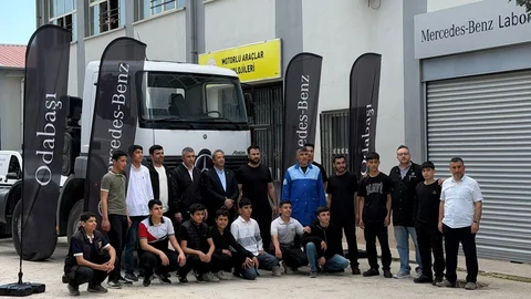 Mercedes-Benz Türk Gençlere Eğitim Desteği Veriyor